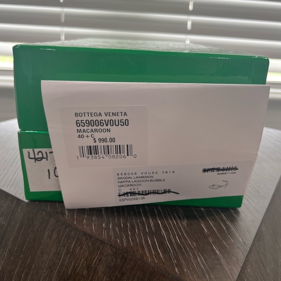 Bottega Veneta Beige Textured Sandals - Picture 2 of 8